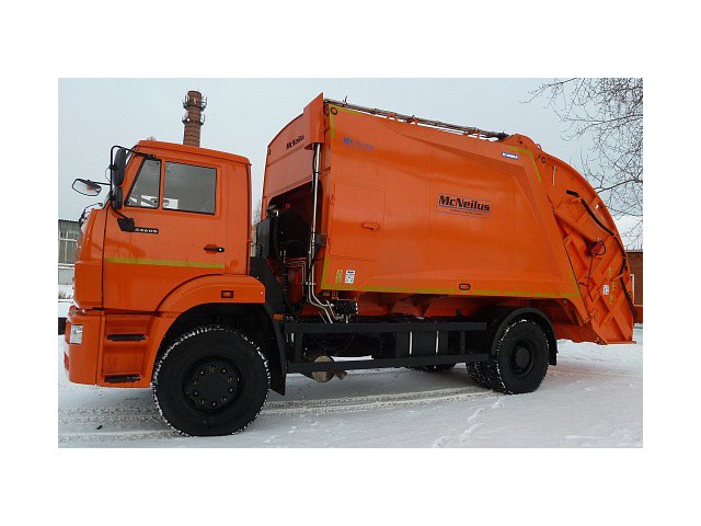 Мусоровоз с задней загрузкой McNeilus 16