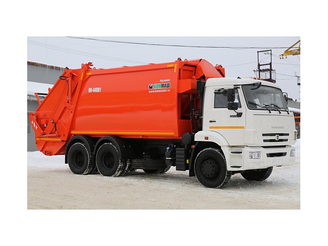 Мусоровоз с задней загрузкой КО-440В1