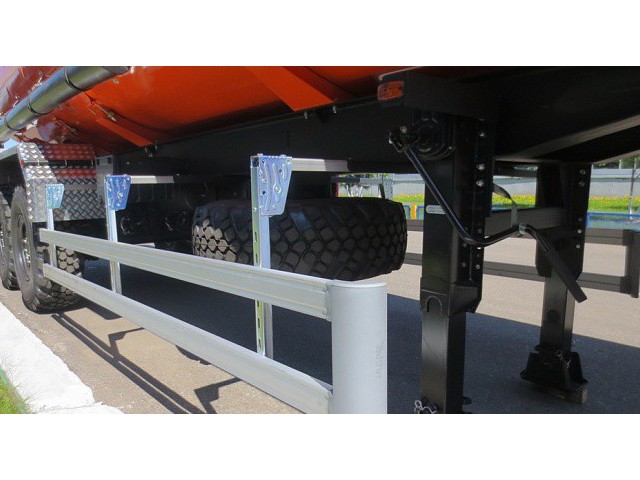 НЕФАЗ – 96744