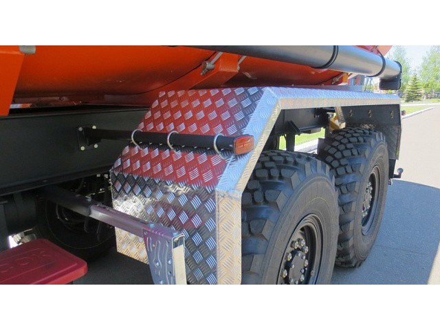 НЕФАЗ – 96744