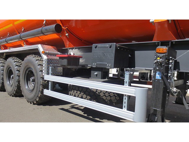 НЕФАЗ – 96745