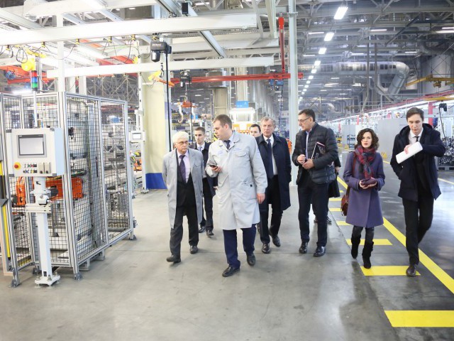 ПРАВИТЕЛЬСТВЕННАЯ ДЕЛЕГАЦИЯ ВЕНГРИИ НА «КАМАЗЕ» ПРАВИТЕЛЬСТВЕННАЯ ДЕЛЕГАЦИЯ ВЕНГРИИ НА «КАМАЗЕ»