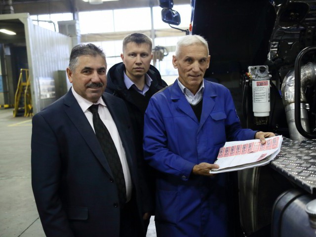 ПЛОМБЫ-НАКЛЕЙКИ ЗАЩИТЯТ ОРИГИНАЛЬНЫЕ ДЕТАЛИ ГРУЗОВИКА ОТ ЗАМЕНЫ ПЛОМБЫ-НАКЛЕЙКИ ЗАЩИТЯТ ОРИГИНАЛЬНЫЕ ДЕТАЛИ ГРУЗОВИКА ОТ ЗАМЕНЫ