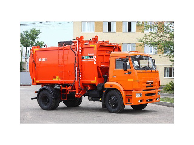 Мусоровоз с боковой загрузкой КО-440-7