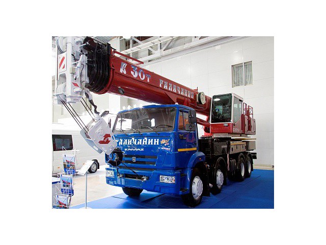 Автомобильный кран КС-55715-1