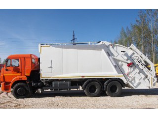 Мусоровоз с задней загрузкой McNeilus 19 Мусоровоз с задней загрузкой McNeilus 19