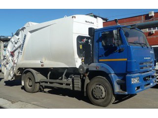 Мусоровоз с задней загрузкой McNeilus 16